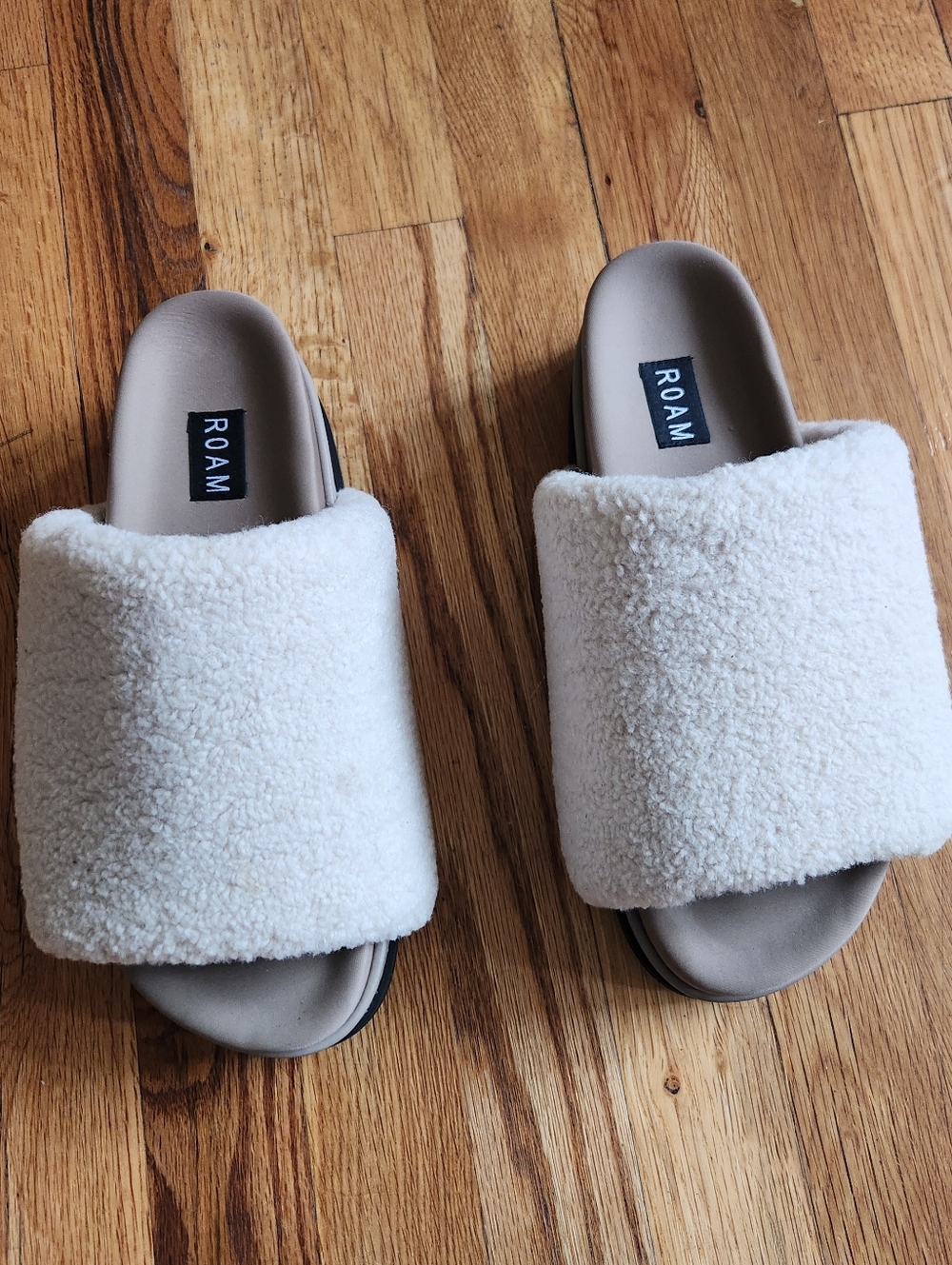 ROAM Cream Shearling Slide Sandals with Taupe Platform - Picture 3 of 10